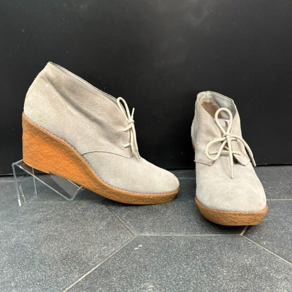 Cole Haan lace up suede oxford with a wedge Heel 9.5